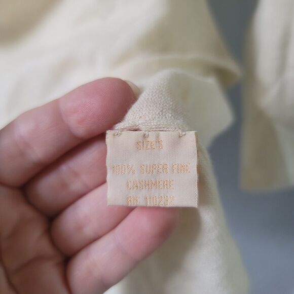 Vintage Naeem Khan Embellished Neckline Cream Cashmere Sweater Small $1350 - Picture 7 of 8